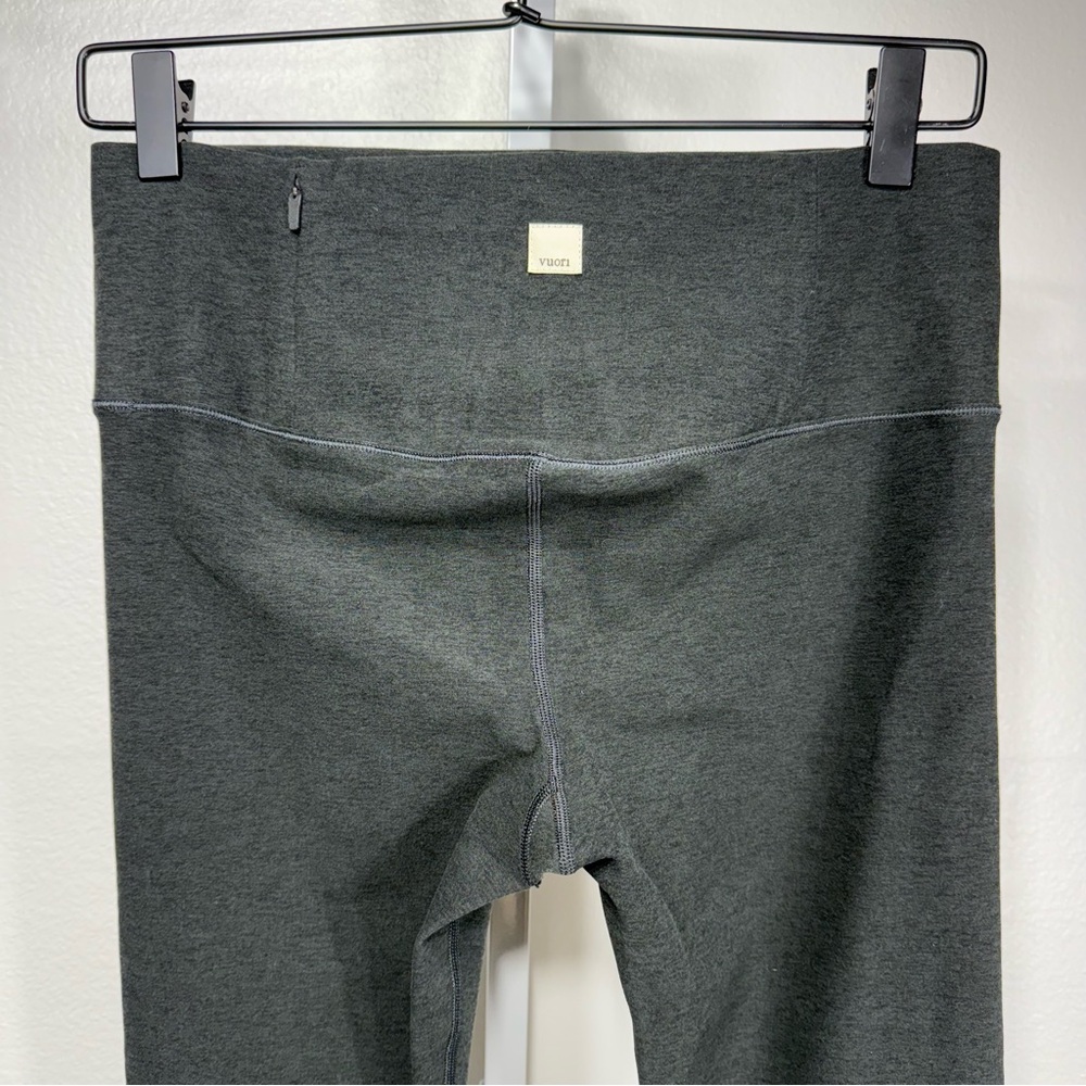 Vuori Clean Elevation Legging Black Heather VW444 Size Large 25” Inseam - Picture 4 of 7